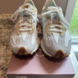 Women's New Balance 327